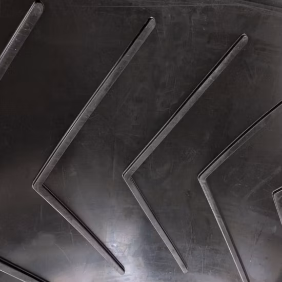 Customized OEM Industrial PVC Canvas/Steel Cord/ Ep/Nylon/Chevron/Corrugated Sidewall/Fabric/ Polyester/Chevron Rubber Conveyor Belt/Continental Conveyor Belt